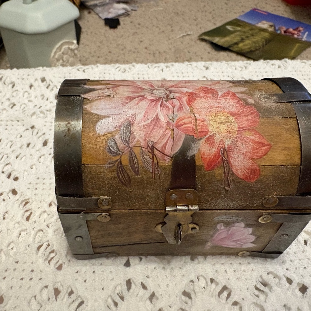 Hand-Painted Floral Wooden Jewelry Chest - Pink Floral Accent